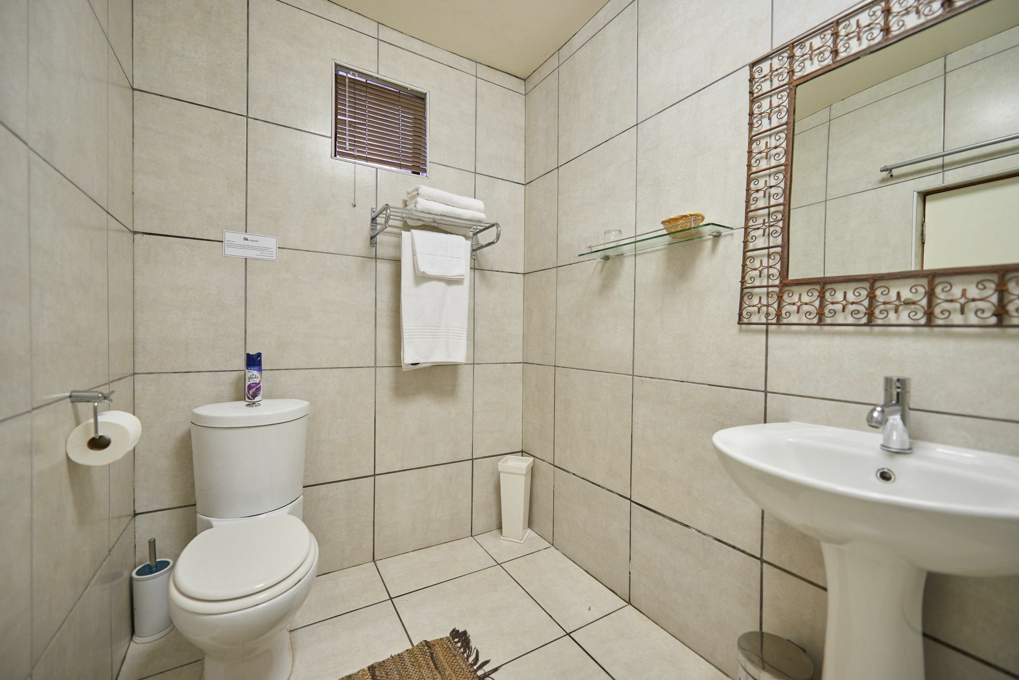 84 On Fourth Guest House Johannesburg Esterno foto